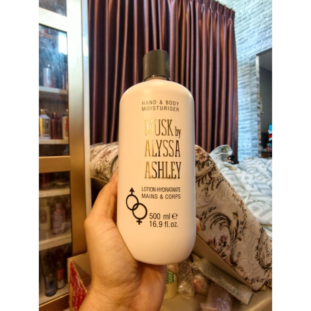Alyssa Ashley White Musk Body Lotion 500ml. ฝาดำ