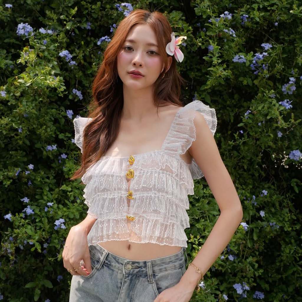 LUCA STUDIO_Maria Crop Top (Pre-order 25April) - เสื้อผ้าระบายลูกไม้ เปิดด้านหน้า เนื้อผ้าโปร่งบางไม่มีซับใน