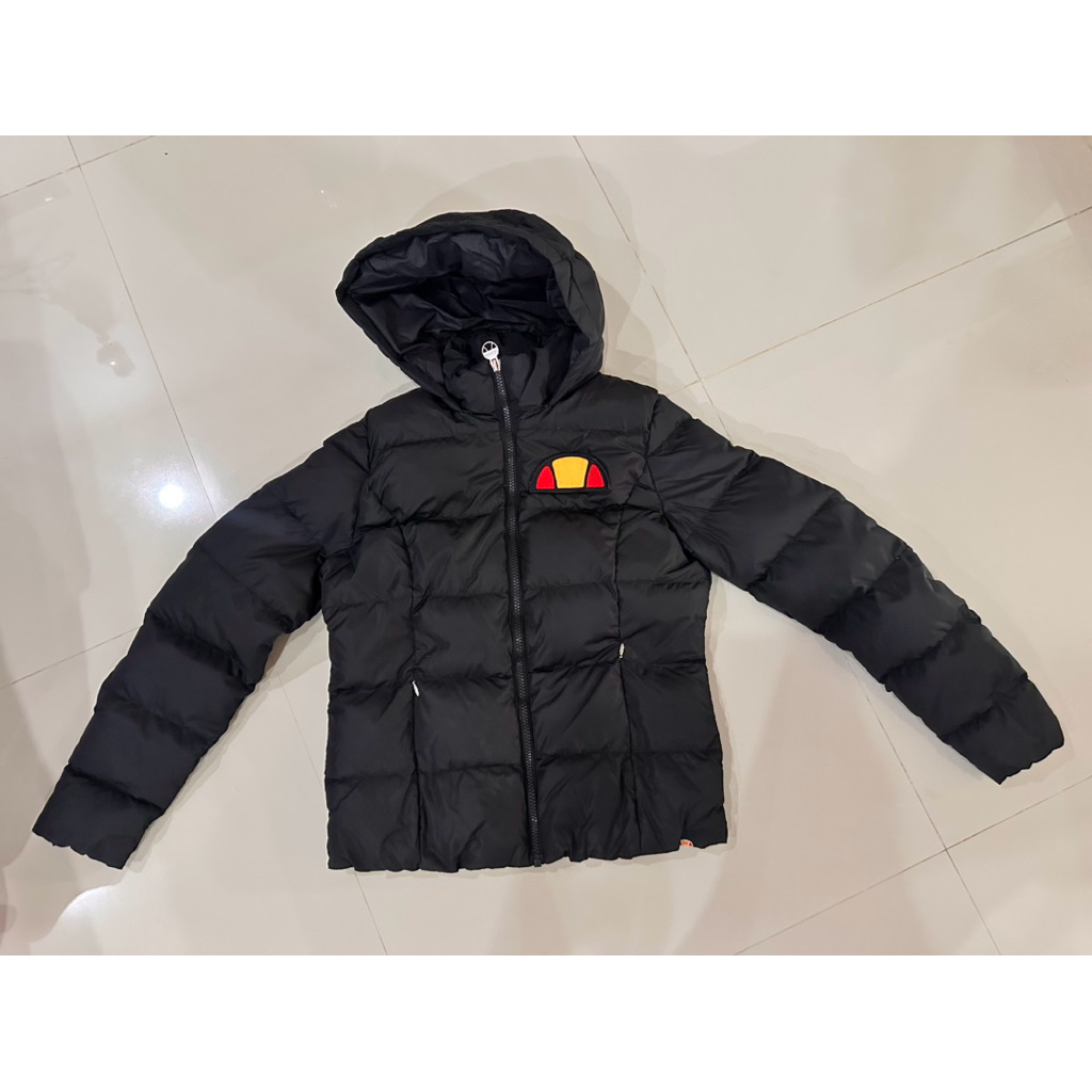 ellesse ขนห่าน กันลม กันหนาว กันฝน ลุยหิมะ สกี สีดำ เสื้อเด็ก อก38 รหัส EL01 สภาพ 90% แท้ 100% ตำหนิ
