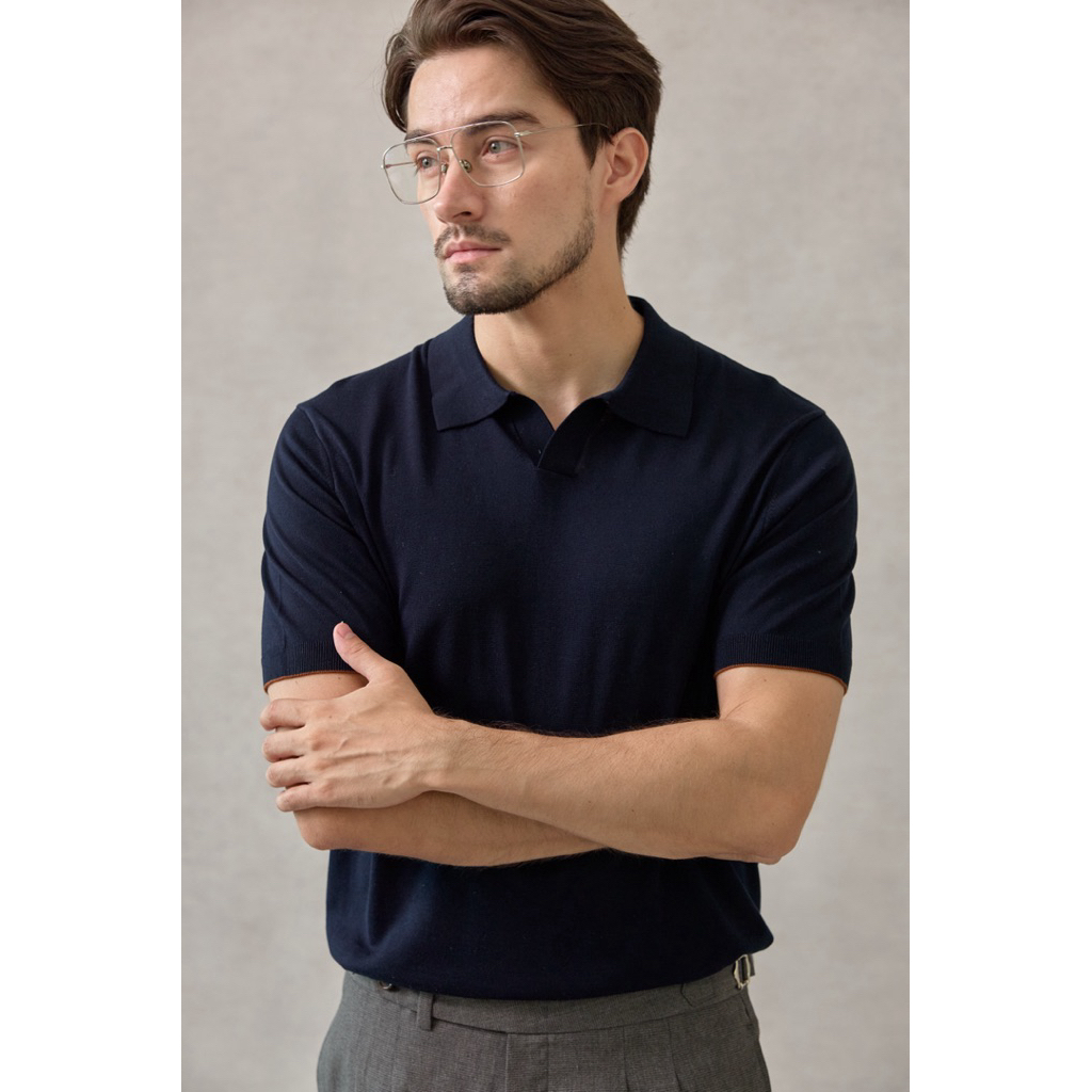 Thesilverneedle - V neck open collar short sleeve knit polo โปโลนิตแขนสั้นแบบคอปกวีชิ้นเดียว 100% LYOCELL