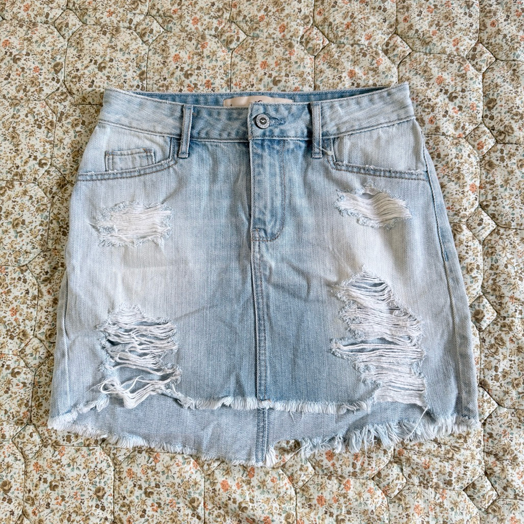 Hollister mini skirt