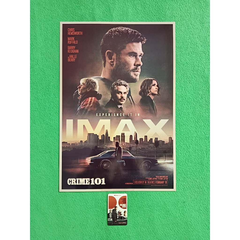 CRIME 101 โปสเตอร์ IMAX ขนาด13x19นิ้ว การ์ด DOLBY กระดาษแข็ง  ของสะสมจากโรงหนังเมเจอร์และSF หายาก สว