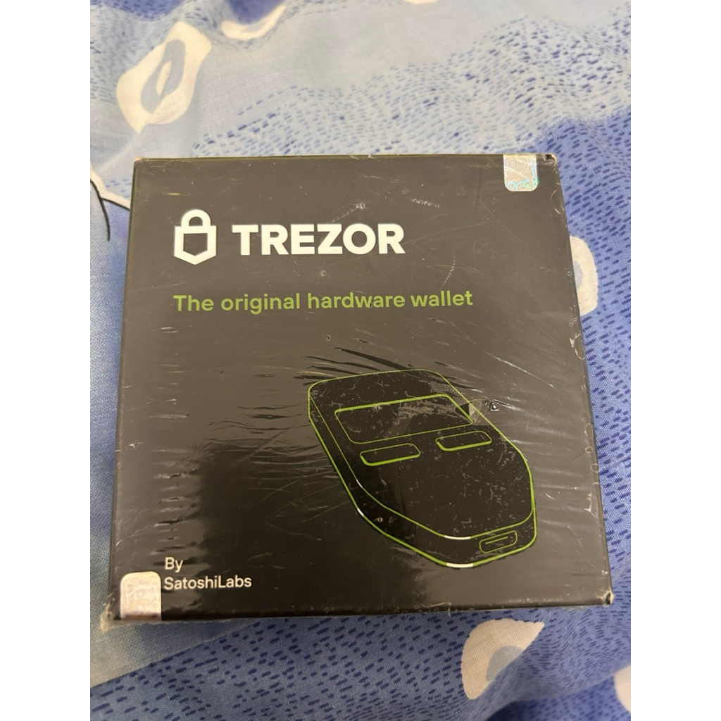 Trezor(เทรเซอร์): Trezor One Hardware Wallet
