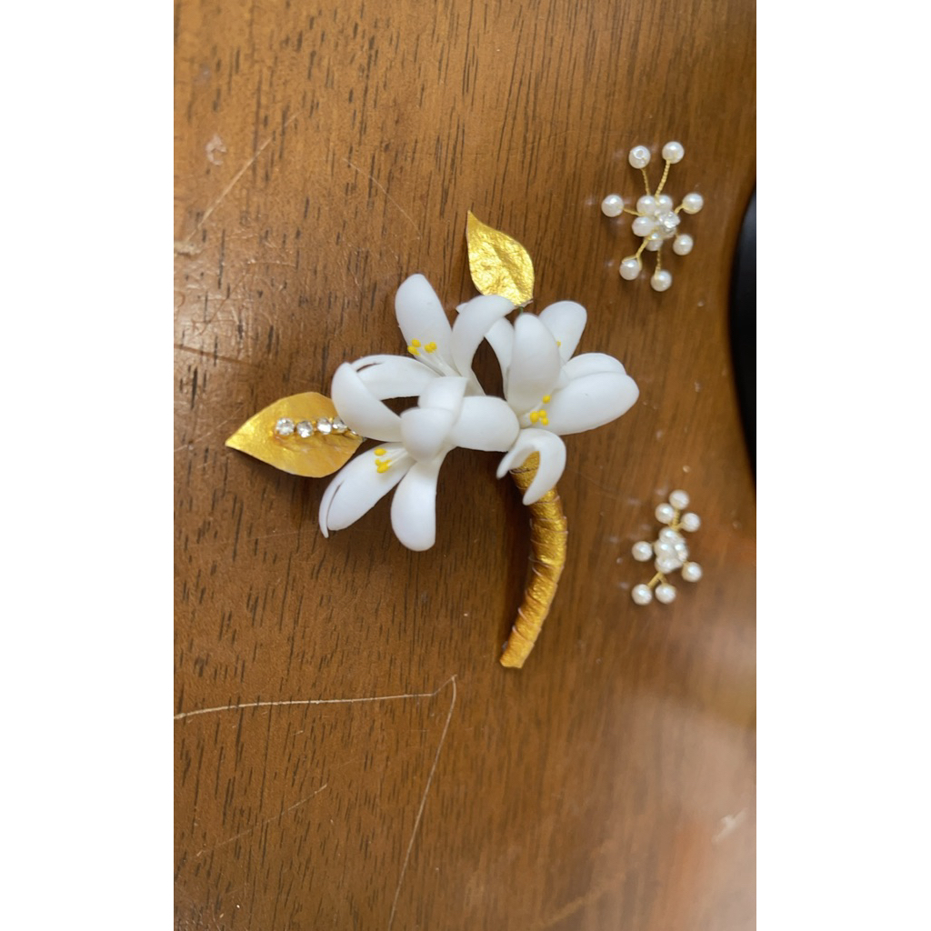 ดอกปีบดินปั้นใบสีทองประดับผม ดอกไม้ทัดหู จอนหู ดีไซน์น่ารัก ใส่ได้ทุกโอกาส