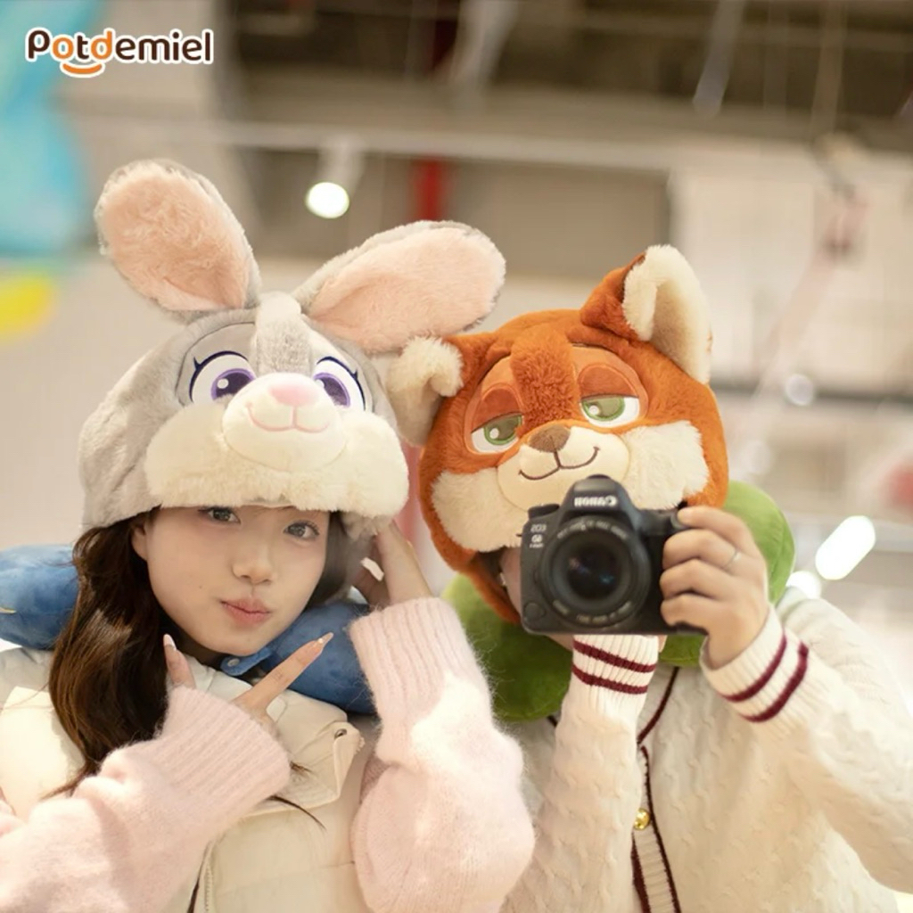 พร้อมส่ง 1 ชิ้น หมอนรองคอพร้อมฮู้ด ลายการ์ตูนดิสนีย์ ซูโทเปีย Zootopia (Potdemiel) ลิขสิทธิ์แท้ %