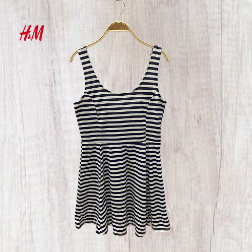 H&M EUR 42🩵🩷❤️เดรส ผ้าคอทตอนยืดหยุ่นขาว+กรม