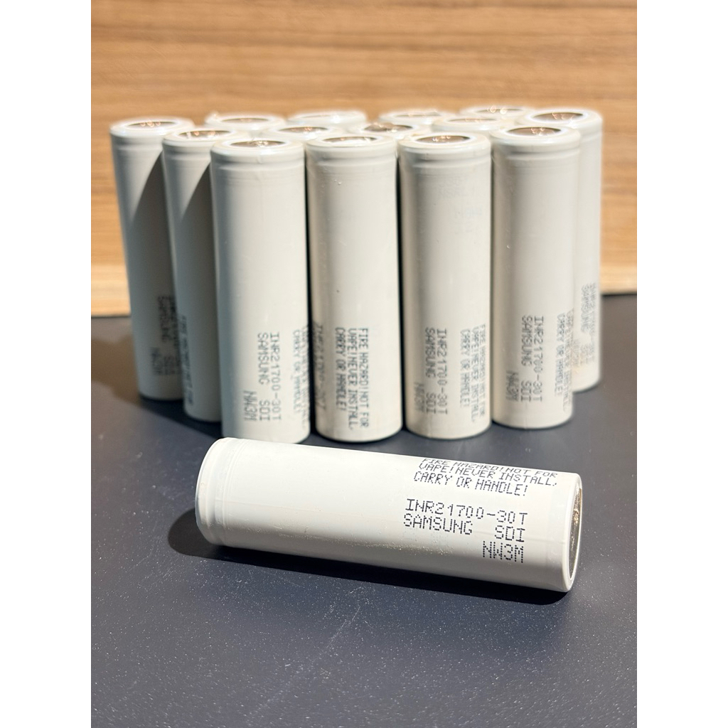 มือสองสภาพดี ♻️ ถ่าน 21700 10c แบรนด์แท้ถอด 💯 ความจุ 3,000mAh ชาร์ทเต็ม 4.1++ v