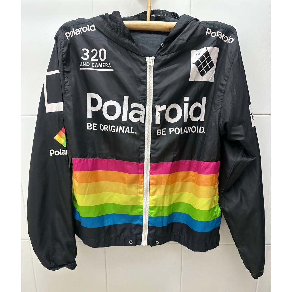 Rare Find Polaroid Windbreaker Jacket รุ่น "Be Original. Be Polaroid." เสื้อกันลมที่ได้รับแรงบันดาลใ