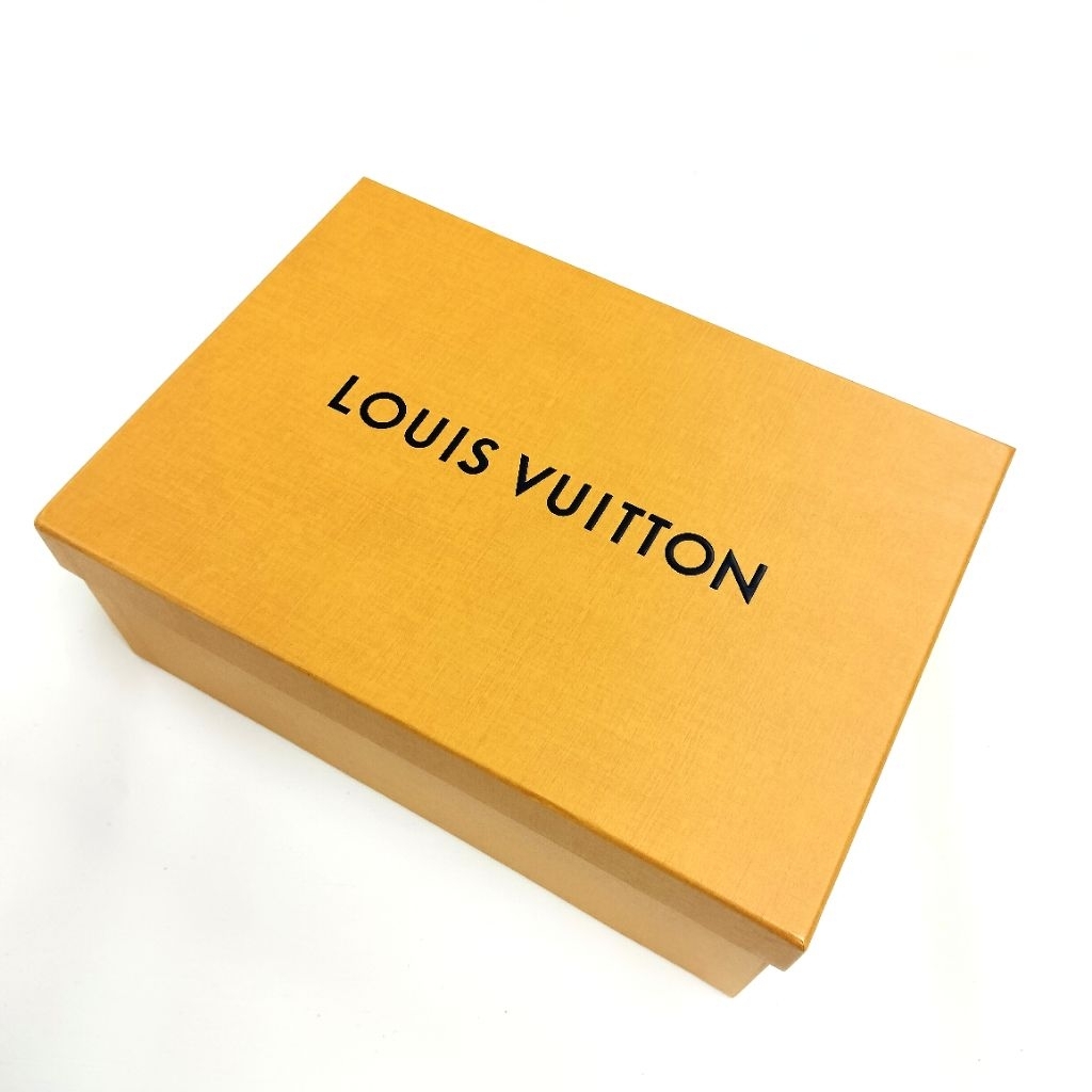 กล่องรองเท้าฝาครอบ แบรนด์ Louis Vuitton