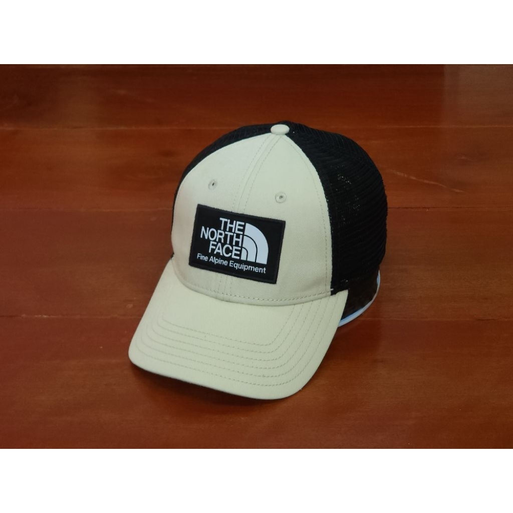 หมวก The north face / tnf มือสอง