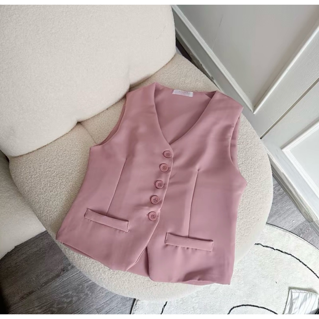 เสื้อกั้กสีชมพู จากร้าน Anona story