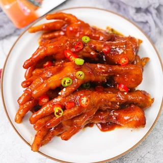 ตีนไก่รสเซียงล่า เผ็ดหอมเครื่องเทศแบบจีนแท้ๆ เคี้ยวหนึบเต็มคำ (1 ลังมี 20 ห่อ)
