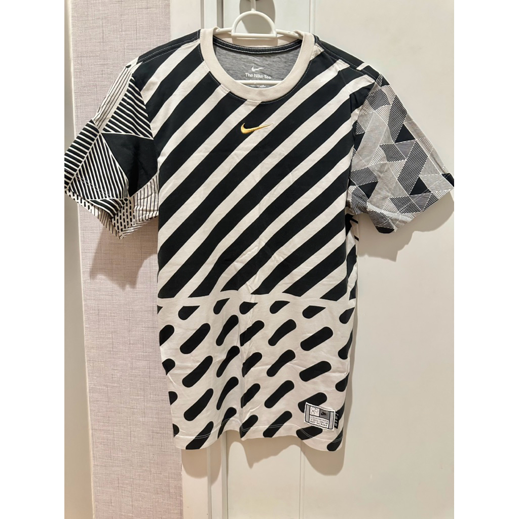 เสื้อ Nike X Serena Williams Design Crew Graphic Tennis T-Shirt