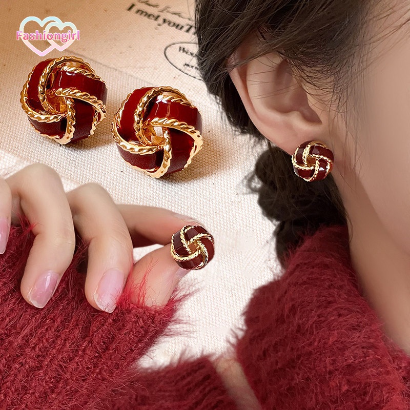 Fashion girl✨✨earrings คู่หนึ่ง สไตล์ฝรั่งเศส ต่างหู แฟชั่น อเนกประสงค์ คุณภาพสูง คุณภาพสูง ส่งไวจากไทย