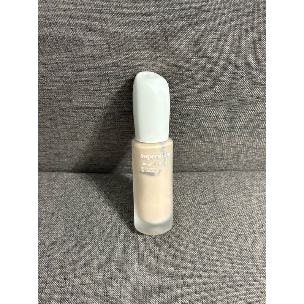 รองพื้น Supermom เบอร์ 22W
