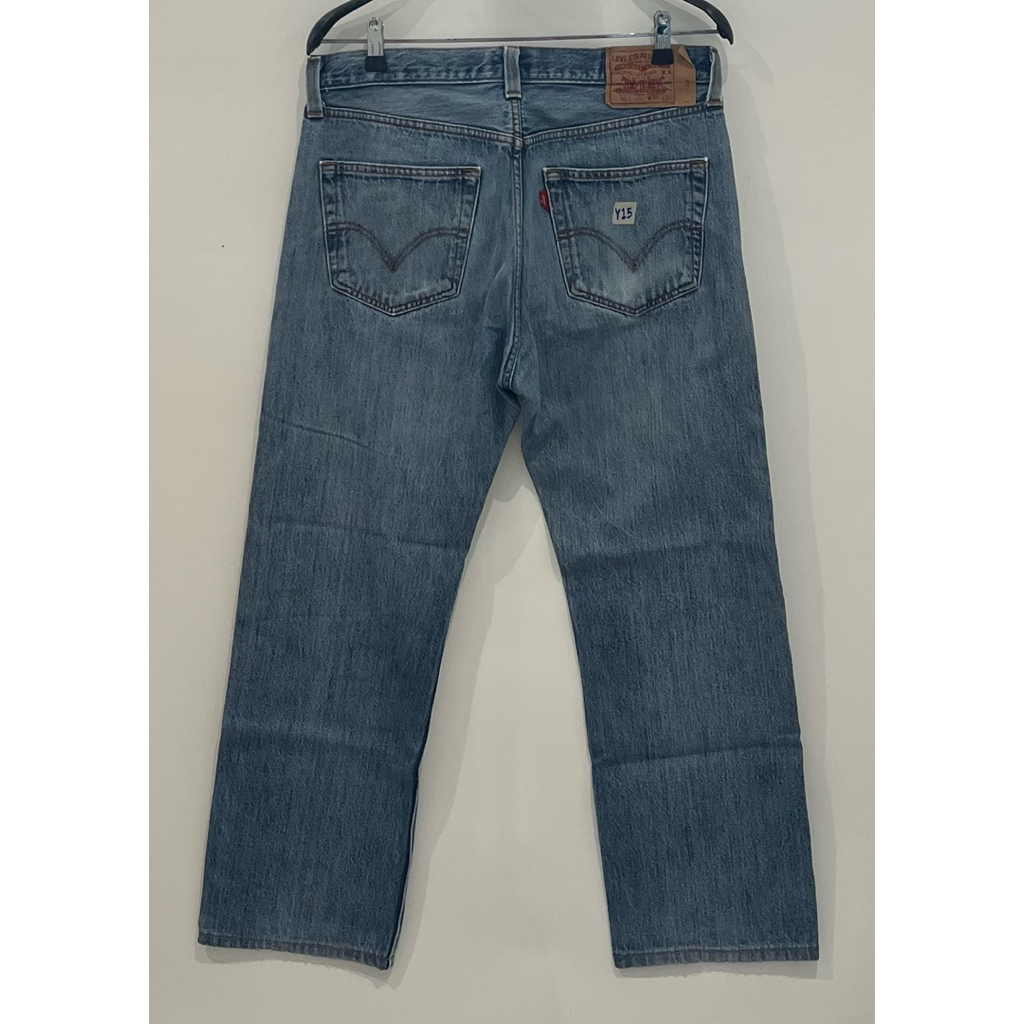 กางเกงยีนส์(มือสองแท้💯%)Levi’s 501 เอวป้าย 34” เอววัดจริง 35” (รหัสY15)