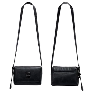 URTHE - กระเป๋าสะพาย รุ่น EMBLEM STRUCTURED FLAP CROSSBODY