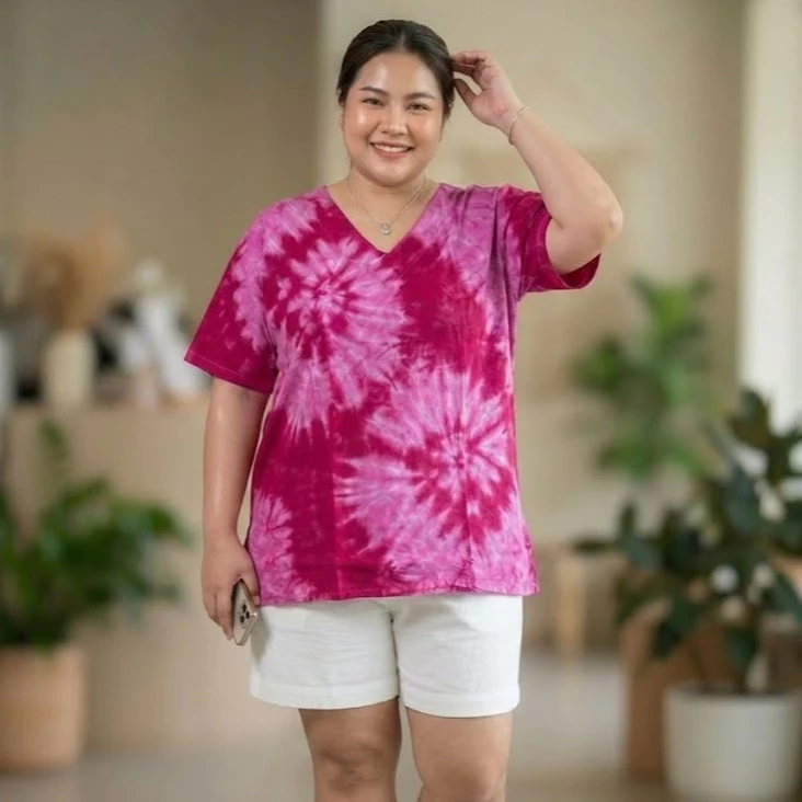 เสื้อแขนสั้นคอวี อก 48 ผ้าแมมเบิร์ตสปันงานมัดย้อม thumbnail 4