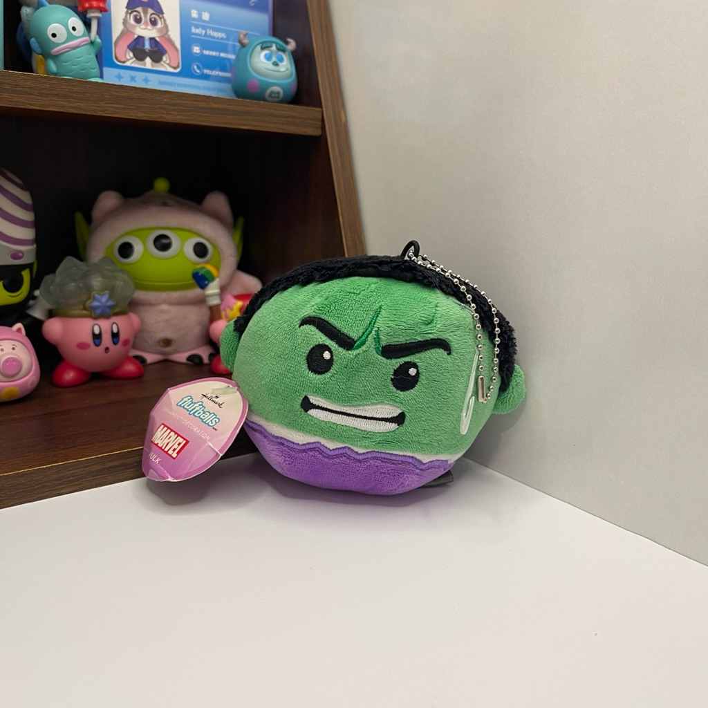 พวงกุญแจ ตุ๊กตาMarvel Hulk งาน Hallmark Fluffballs Ball Ornament 4”