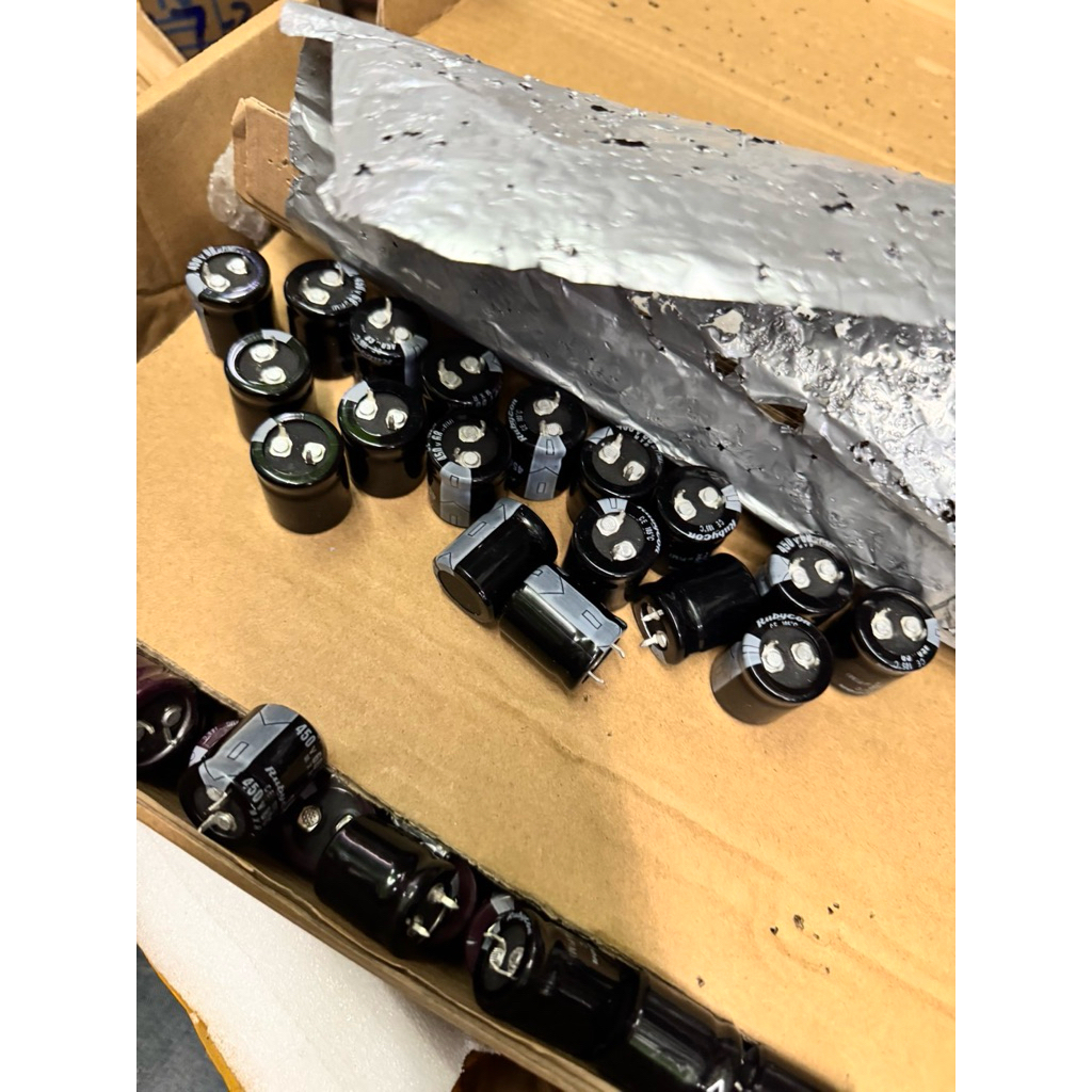 1ชิ้น 68uf 450v คาปาซิเตอร์ capacitor ตัวเก็บประจุอลูมิเนียมอิเล็กโทรไลติก 68uf450V