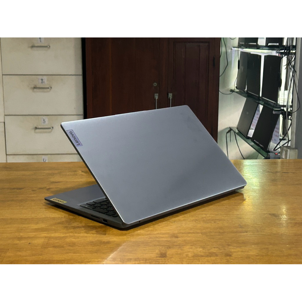 Lenovo Ideapad Slim3 15AMN8-82XQ00C1TA