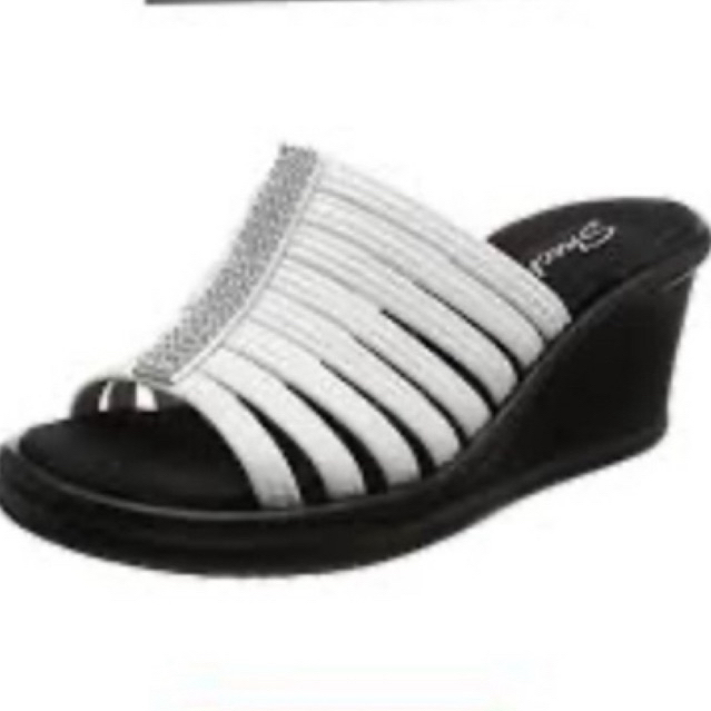 รองเท้าแตะมีส้น Skechers สวย