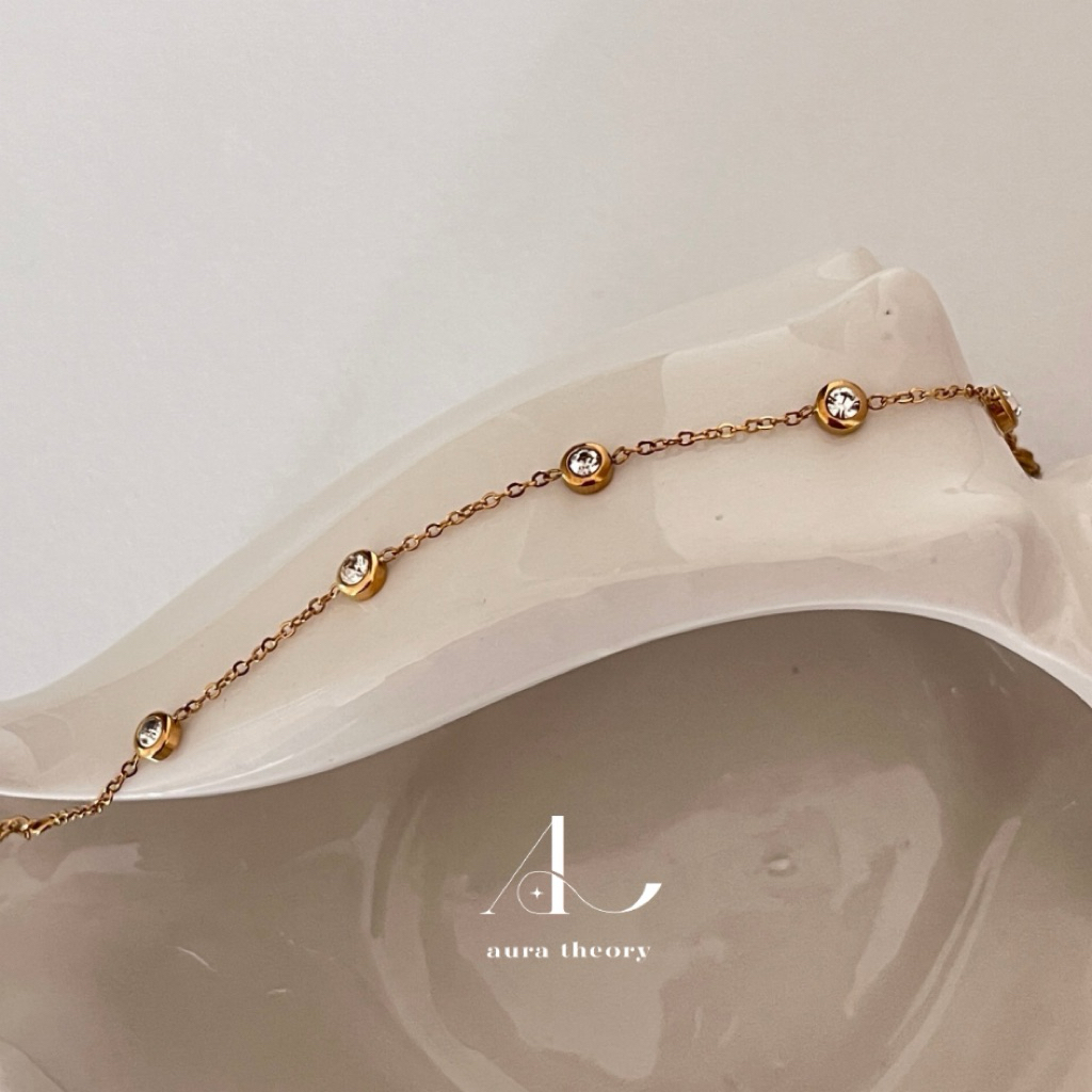 สร้อยข้อมือสแตนเลส aura theory tiny crystal bracelet