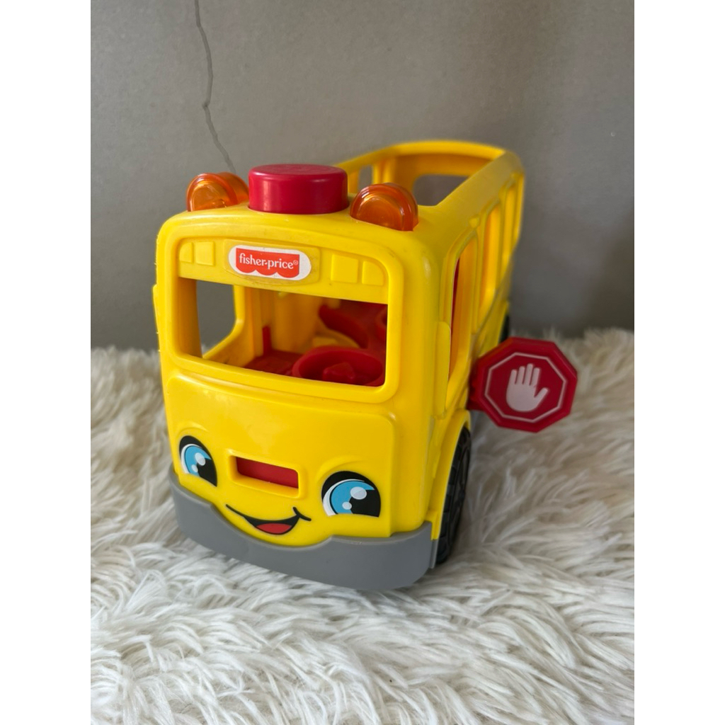 ของเล่นรถโรงเรียน Fisher-Price Little People เป็นรถของเล่นที่มีเสียงและไฟ