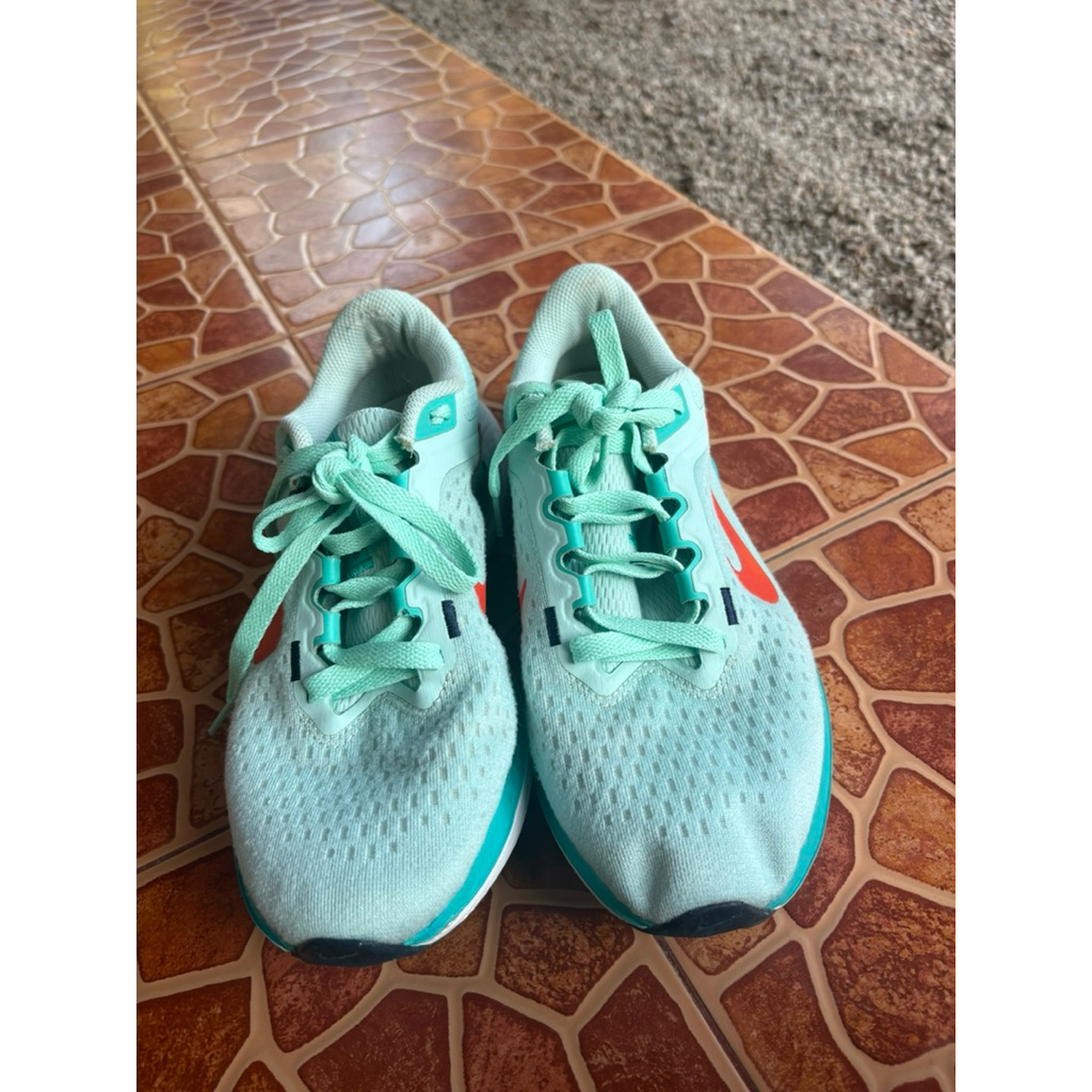 รองเท้าวิ่งสีเขียวฟ้ามือสอง สภาพดียี่ห้อ Nike size 25 ของแท้