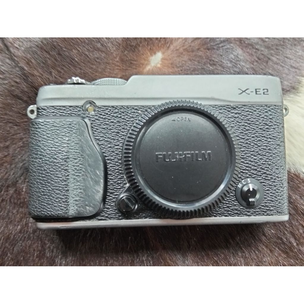 ( ทักก่อน) เฉพาะ body fujifilm xe2 black มีกล่อง สภาพดี