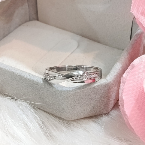 Madduckjewels แหวนเงินแท้ เพชร CZ ชุบโรเดียม RG2302