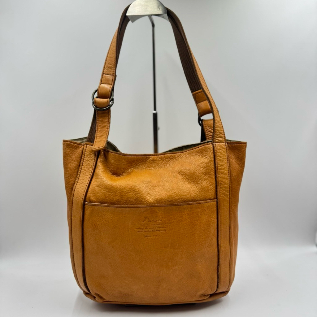 กระเป๋าหนังสีน้ำตาลคาราเมล Dakota กระเป๋ามือสอง