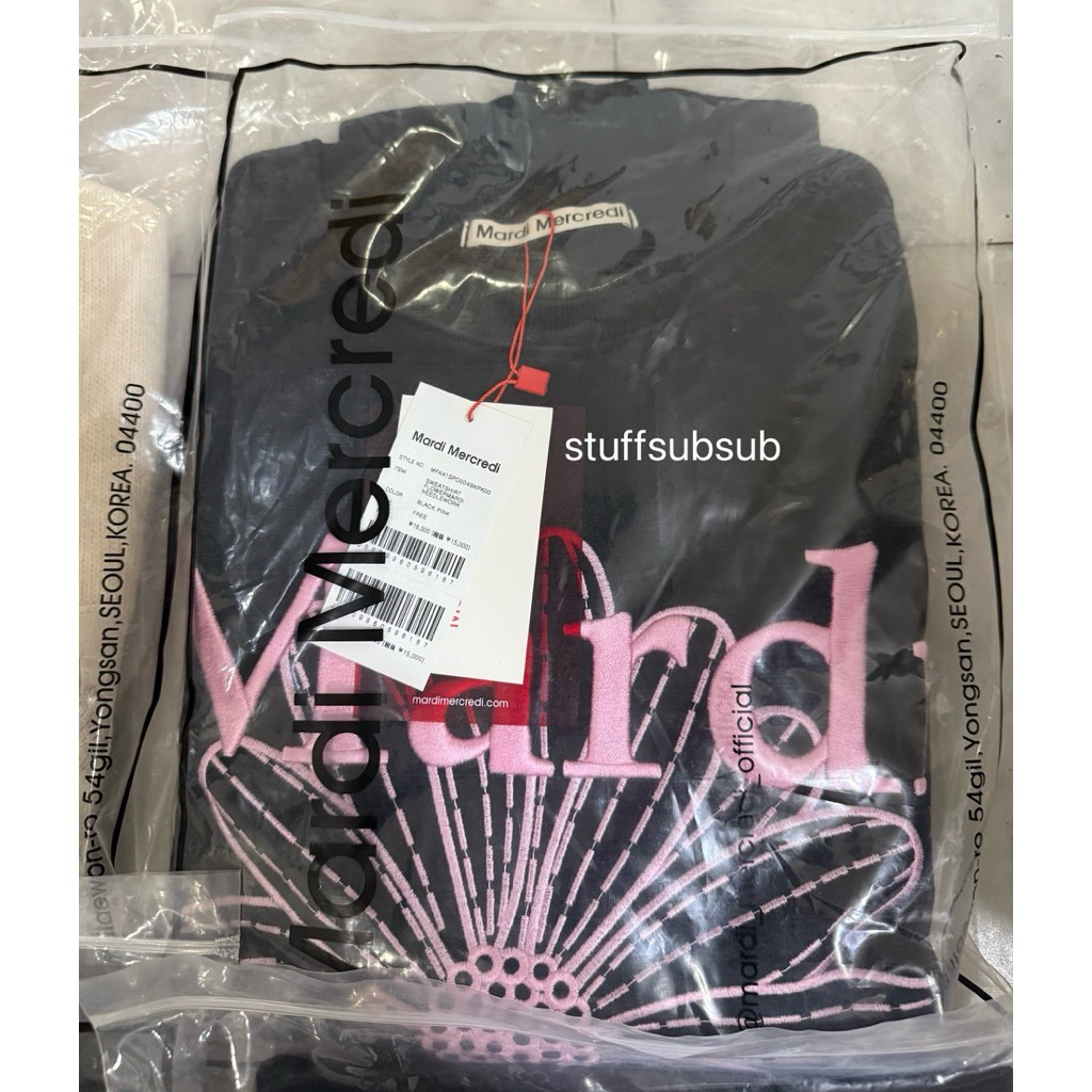 เสื้อสเวตเตอร์ Mardi สีดำ ปักสีชมพู ของแท้ ใส่ 1 ครั้ง