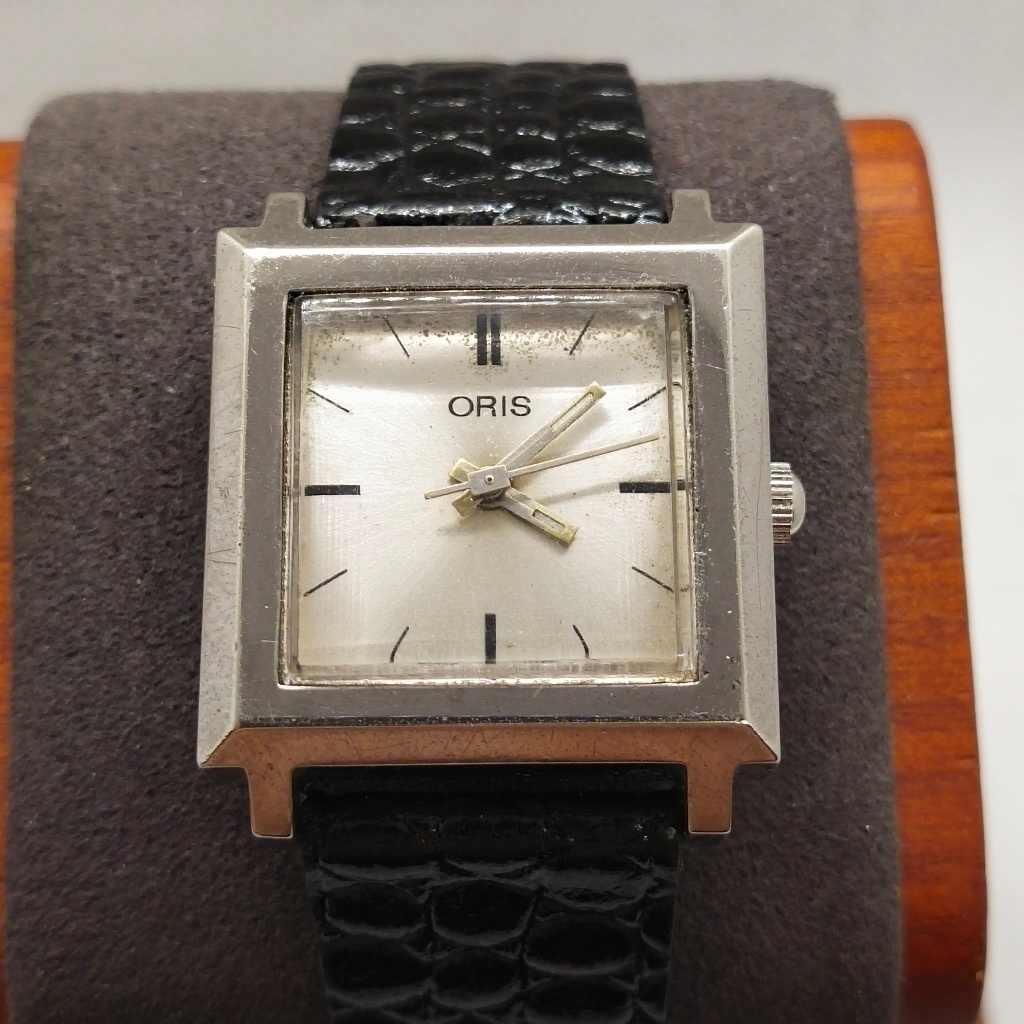 นาฬิกามือสอง ORIS ไขลาน ทรงเหลี่ยม 28.0 เดินพร้อมใช้