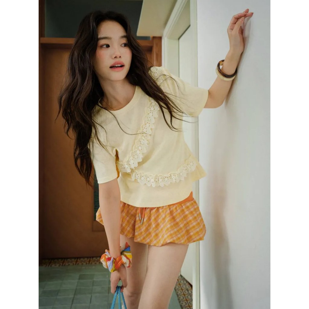 [พรีออเดอร์] ❤KUOSE : Floral Eyelet Trim Top❤