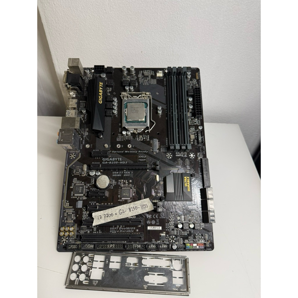 ชุด CPU + เมนบอร์ด Intel Core i7-7700 + Gigabyte GA-B250-HD3