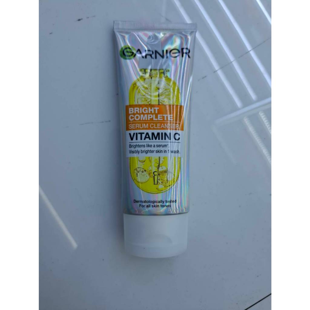 [ 1ชิ้น ] Garnier การ์นิเย่ ไบรท์ คอมพลีท เซรั่ม คลีนเซอร์ โฟมล้างหน้า วิตามินซี ขนาด 100 มล. (1ชิ้น)