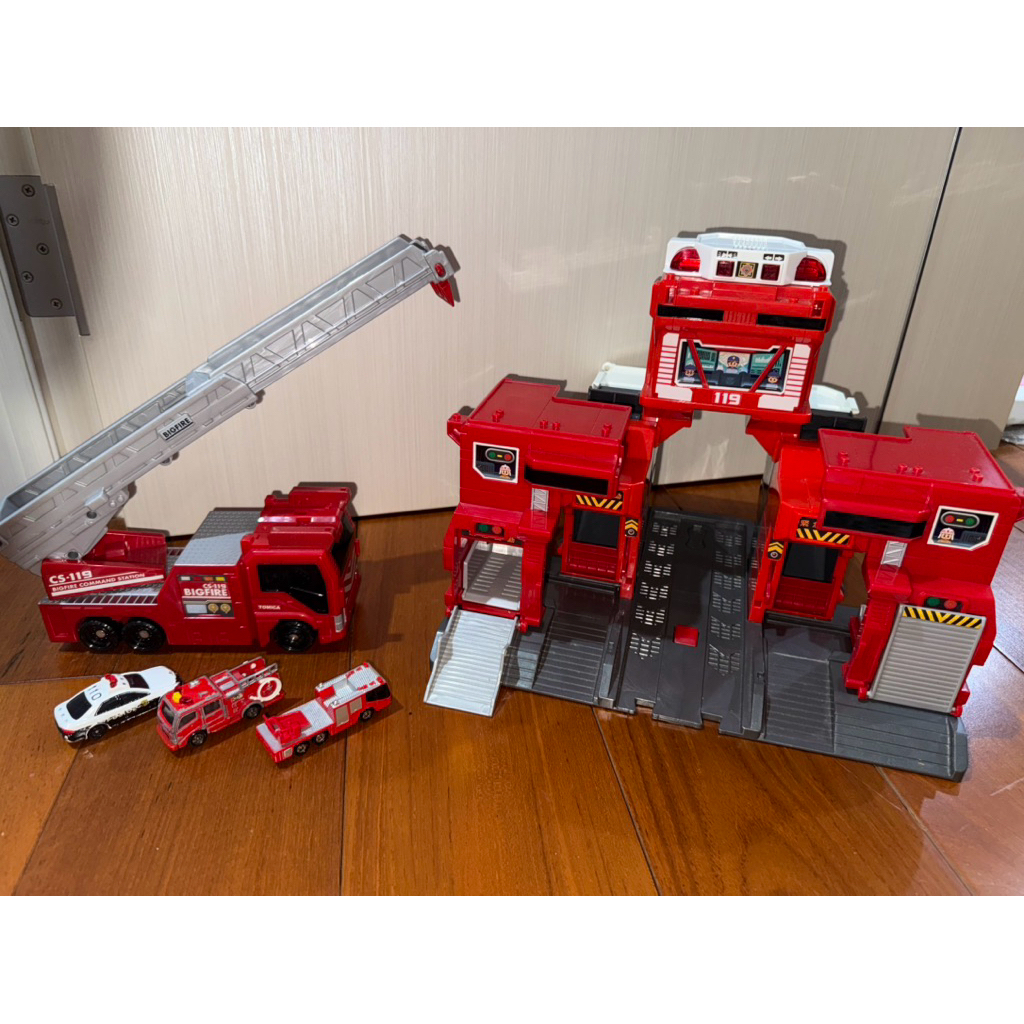 Tomica World Big Fire & Command Station ติดปกติ