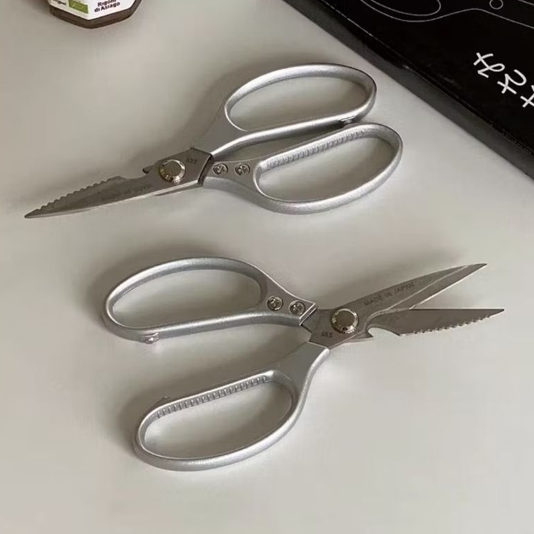 Chansuay - จานสวย กรรไกรอเนกประสงค์ กรรไกรครัว กรรไกรเหล็กกล้า SK5 made in Japan