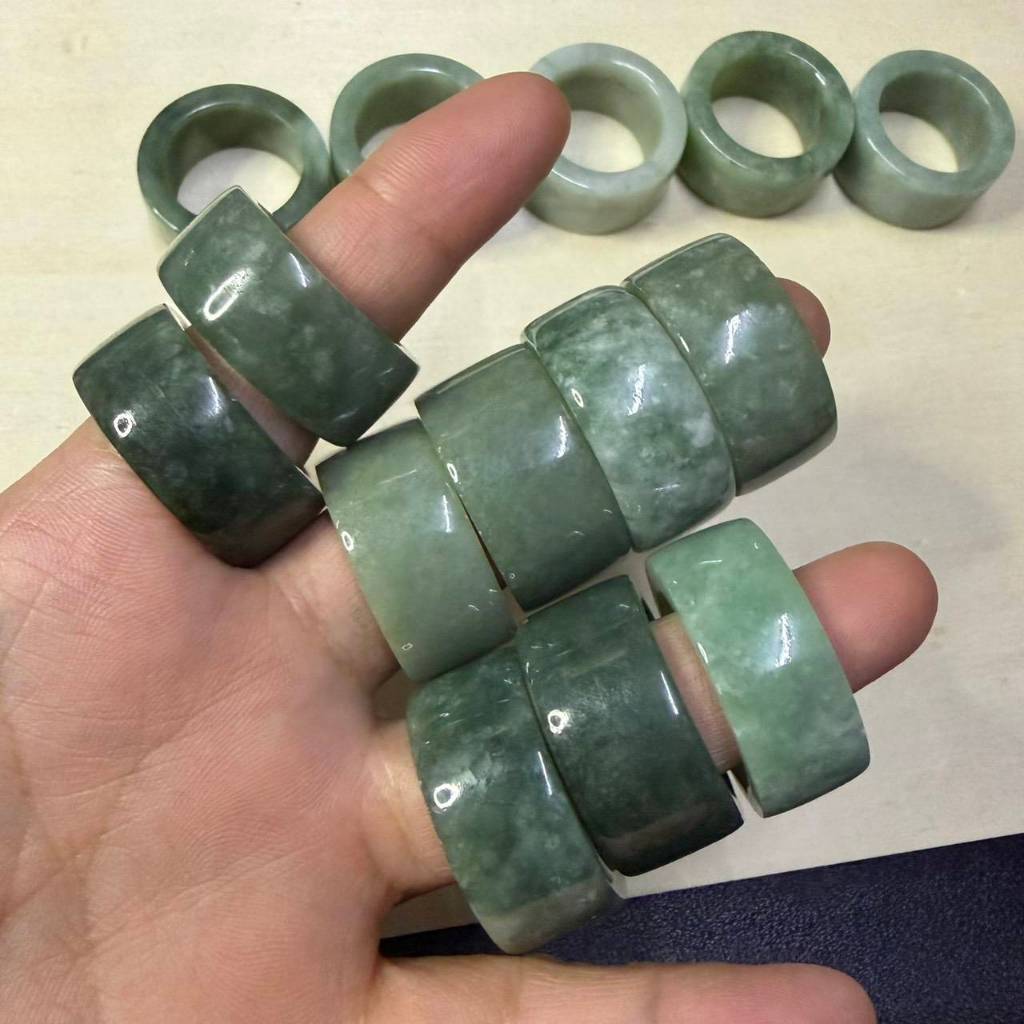 แหวนหยกแท้พม่า (Type A) ทรงกระบอก งานคัดพิเศษ | Natural Jade Ring