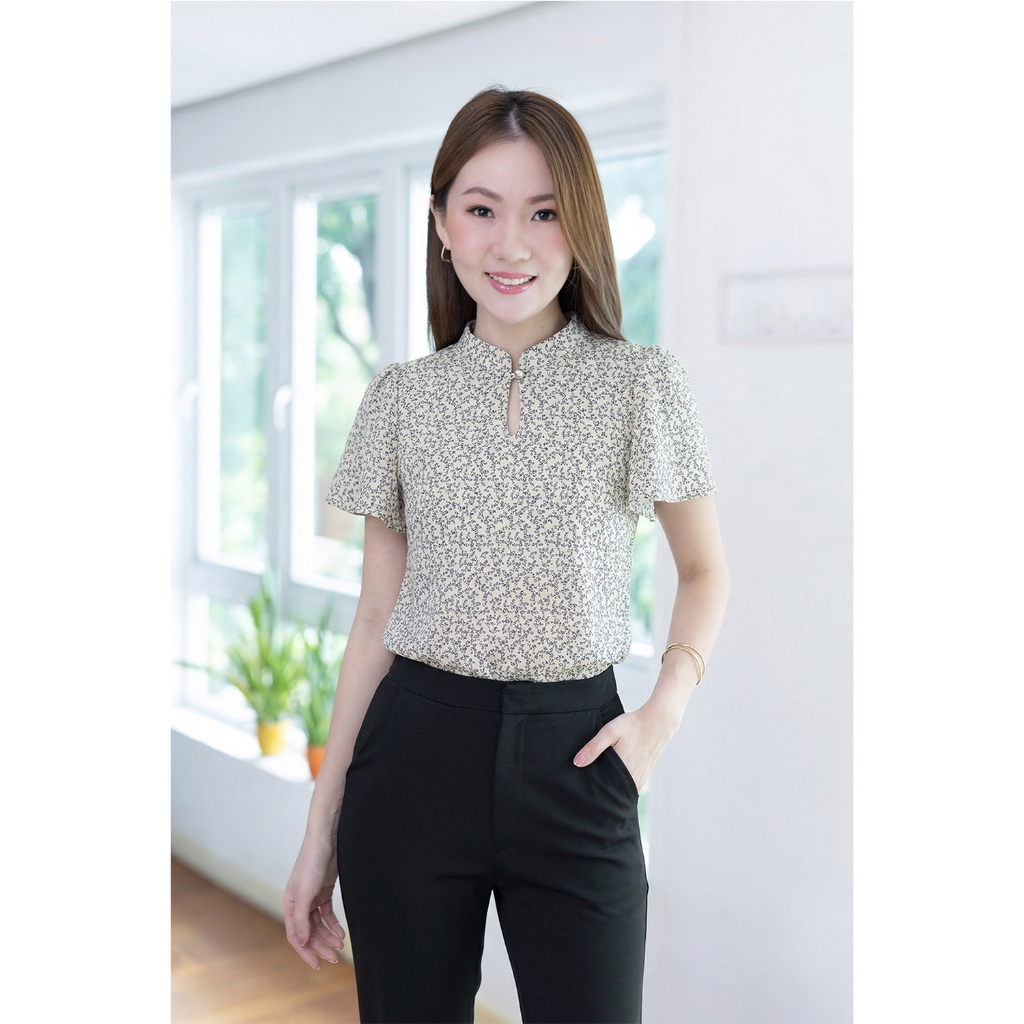 Narinari : MT5941 Front Keyhole Butterfly Sleeve Blouse เสื้อแขนผีเสื้อ ผ่าหยดน้ำติดกระดุมกลม