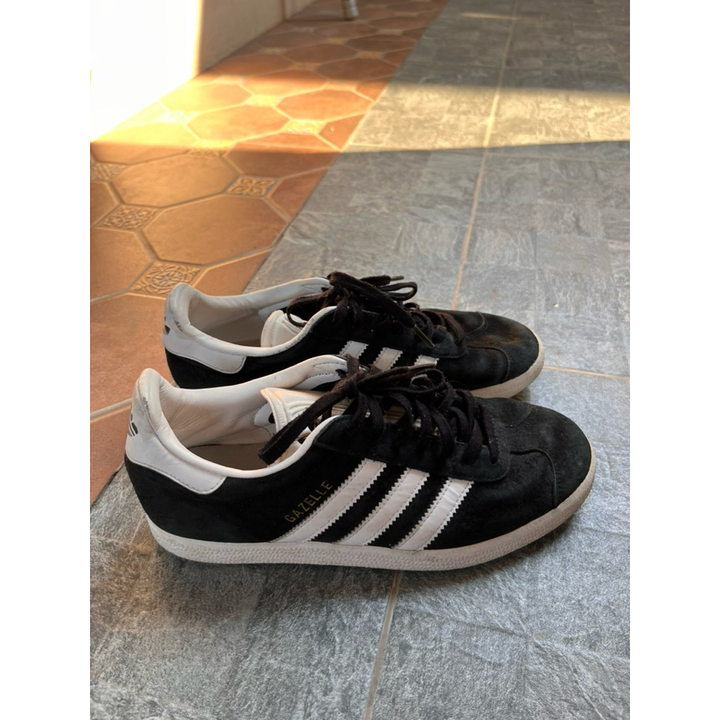 รองเท้า adidas gazelle มือสอง S.37.5