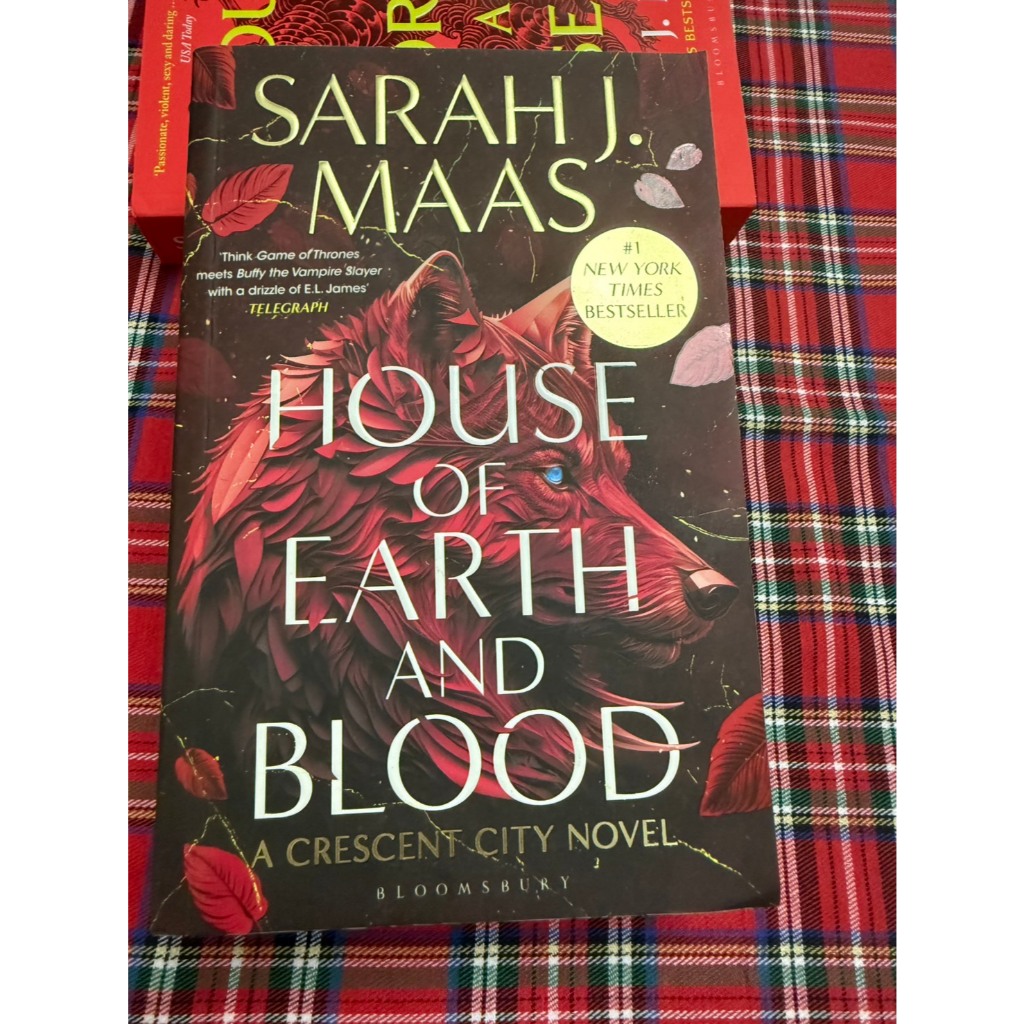 📚หนังสือภาษาอังกฤษ House of Earth and Blood by Sarah J. Maas หนังสือมือ2 สภาพ 95 % ไม่มีรอยขีดเขียน