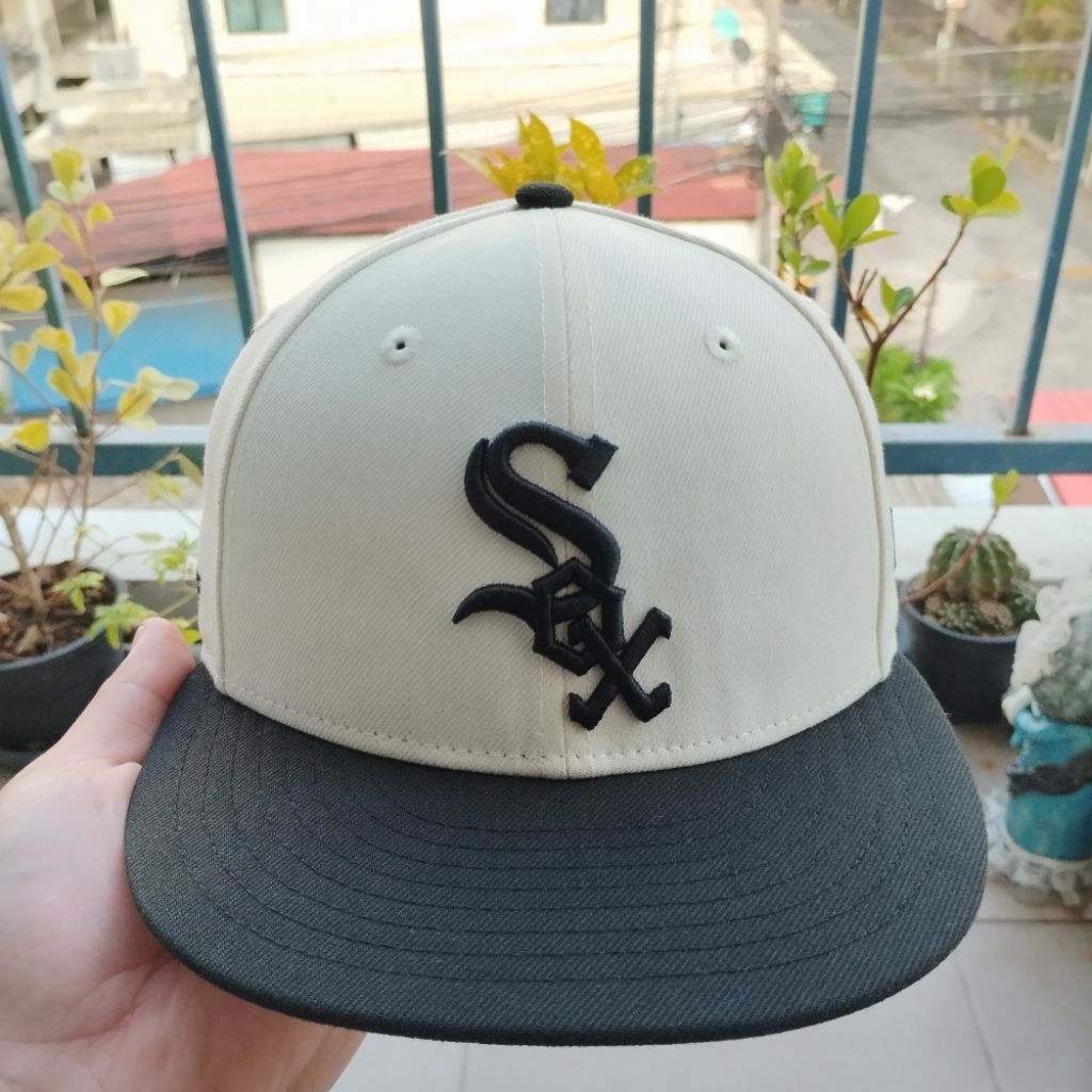 หมวก New Era MLB Chicago White Sox "Cream/Black" 59FIFTY Low Profile 7 1/4 (57.7 cm.)
