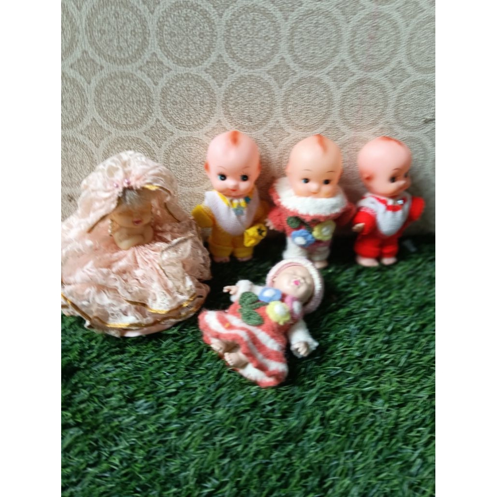 ตุ๊กตา ตุ๊กตาเบบี้ตัวเด็ก ของสะสมที่ได้รับความนิยมคือตุ๊กตาคิวพี (Kewpie dolls) ซึ่งเป็นตุ๊กตาเด็กน้
