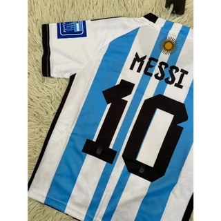 ชุดฟุตบอลเด็กสีฟ้าขาวสกรีนรูปเมสชี่เบอร์10ชื่อMESSIเสื้อ+กางเกง