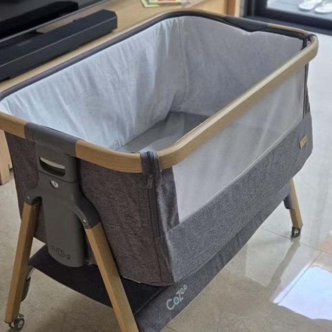 [มือสอง] เตียงเด็ก Tutti Bambini Cozee Bedside Crib สภาพดี