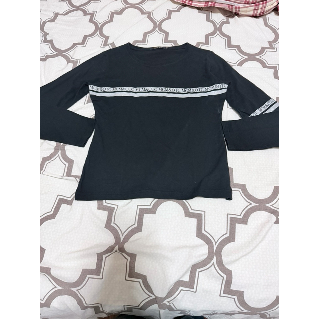 เสื้อยืดแขนยาวสีดำสภาพดีMCM