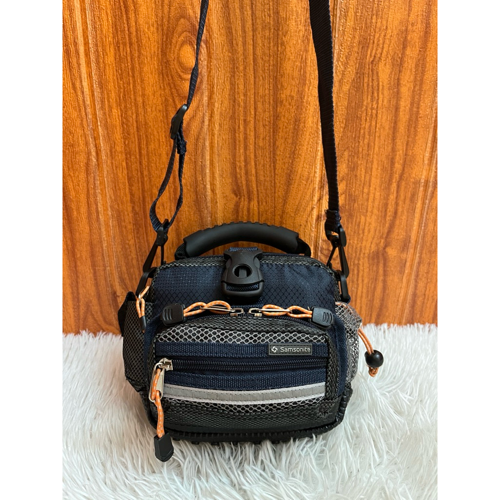 กระเป๋าสะพายข้างมือสองใส่กล้องแบรนด์♦️SAMSONITE♦️สวยใหม่