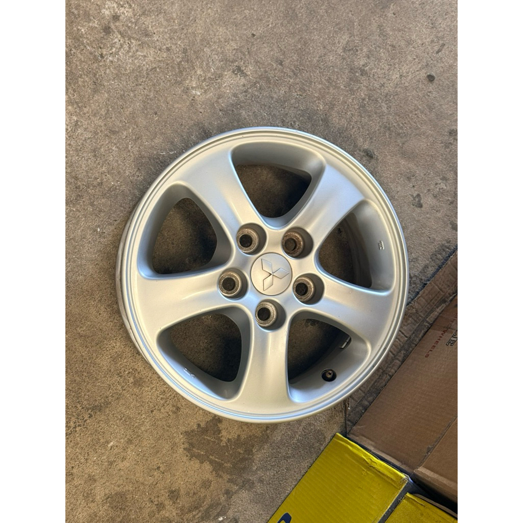 ล้อแม็ก Mitsubishi triton ขอบ15 5รู114 ราคาต่อวง ซื้อแยกวงได้